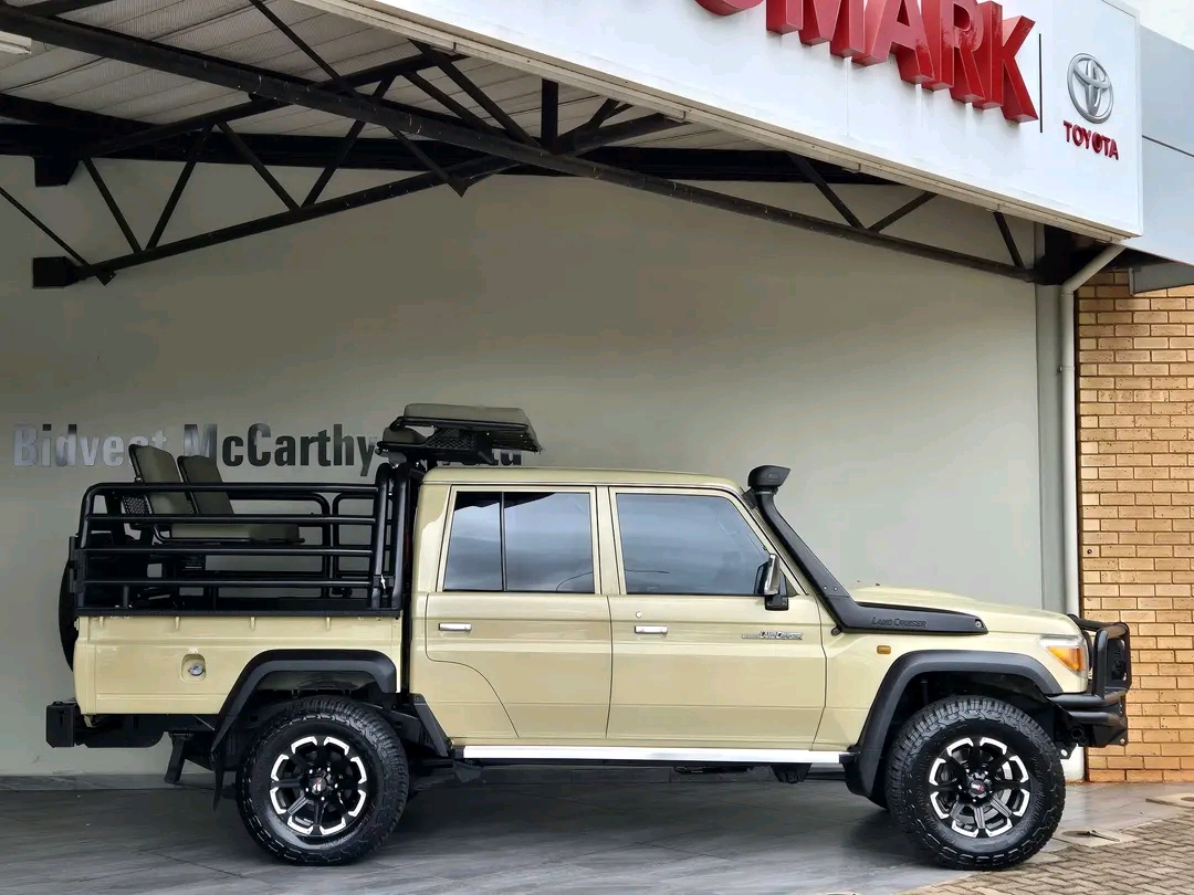 
								2018 Toyota Land Cruiser 79 4.5D V8 Double Cab full									