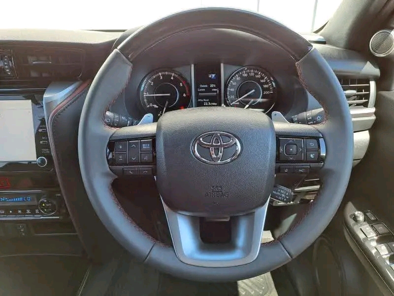 
								Toyota Fortuner 2.8GD-6 VX full									